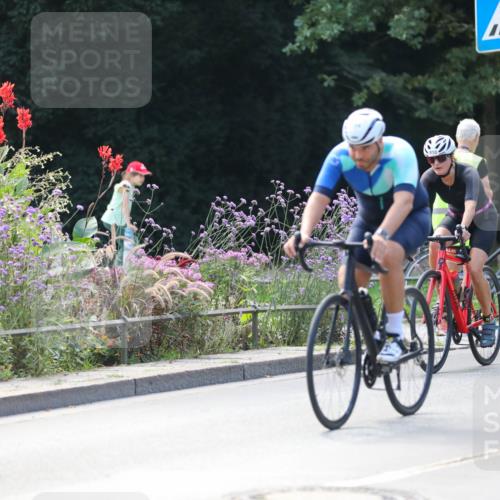 08.09.2024 - Stadtparktriathlon Zöllner http://msf.ph/oto/6996928 08.09.2024 12:21:59 Radfahren 754, 820, 900, 904, 910, 930 meine-sportfotos.de