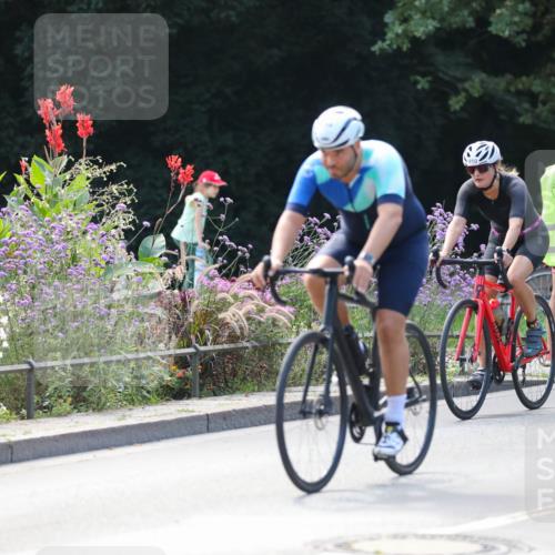 08.09.2024 - Stadtparktriathlon Zöllner http://msf.ph/oto/6996934 08.09.2024 12:21:59 Radfahren 754, 820, 900, 904, 910, 930 meine-sportfotos.de