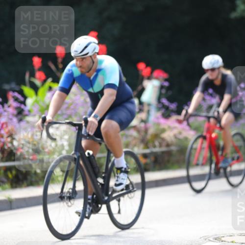 08.09.2024 - Stadtparktriathlon Zöllner http://msf.ph/oto/6996943 08.09.2024 12:22:00 Radfahren 754, 820, 900, 904, 910, 930 meine-sportfotos.de