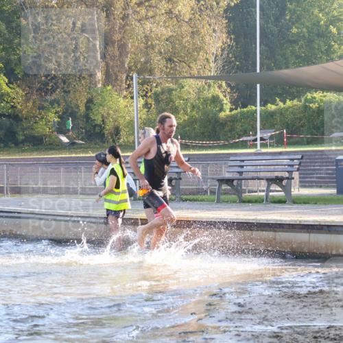 08.09.2024 - Stadtparktriathlon Luisa Fischer http://msf.ph/oto/6996980 08.09.2024 08:58:45 Schwimmen 91, 92, 93, 98, 110, 112, 120, 127 meine-sportfotos.de