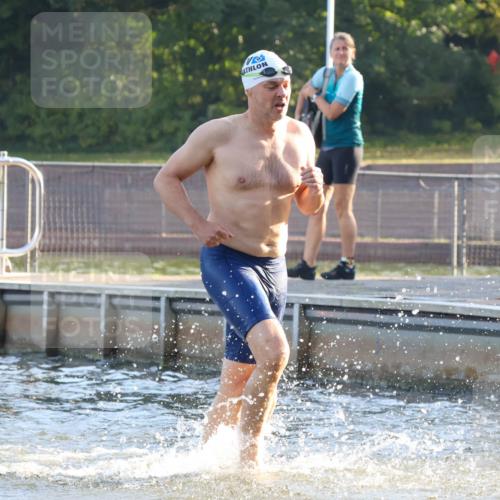 08.09.2024 - Stadtparktriathlon Luisa Fischer http://msf.ph/oto/6997048 08.09.2024 08:58:59 Schwimmen 104, 115 meine-sportfotos.de