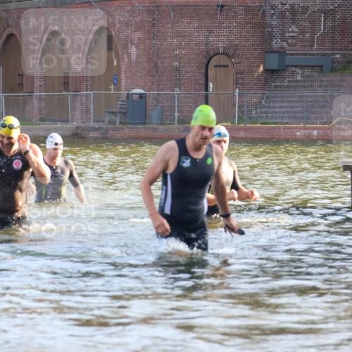 08.09.2024 - Stadtparktriathlon Luisa Fischer http://msf.ph/oto/6997072 08.09.2024 08:59:07 Schwimmen 94, 104 meine-sportfotos.de