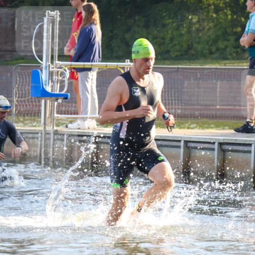 08.09.2024 - Stadtparktriathlon Luisa Fischer http://msf.ph/oto/6997090 08.09.2024 08:59:10 Schwimmen 94, 97, 119 meine-sportfotos.de