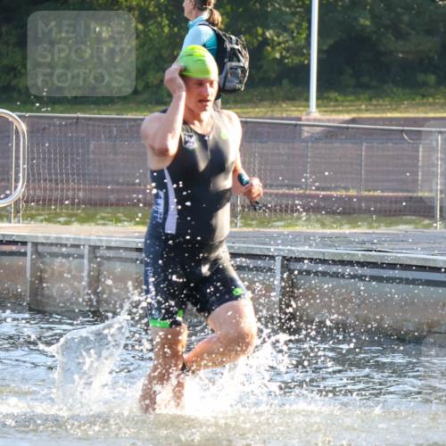 08.09.2024 - Stadtparktriathlon Luisa Fischer http://msf.ph/oto/6997098 08.09.2024 08:59:11 Schwimmen 94, 97, 119 meine-sportfotos.de