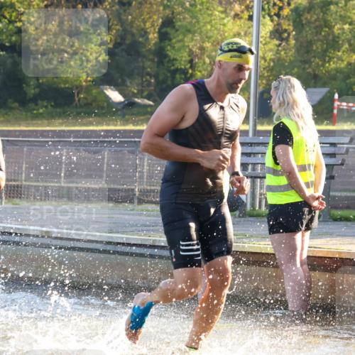 08.09.2024 - Stadtparktriathlon Luisa Fischer http://msf.ph/oto/6997128 08.09.2024 08:59:16 Schwimmen 94, 97, 109, 113, 117, 119, 128 meine-sportfotos.de