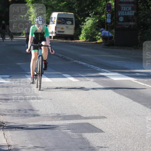 08.09.2024 - Stadtparktriathlon Zöllner http://msf.ph/oto/6997135 08.09.2024 10:47:59 Radfahren 302, 324, 385, 387, 399, 423, 424, 432, 439, 449, 456 meine-sportfotos.de