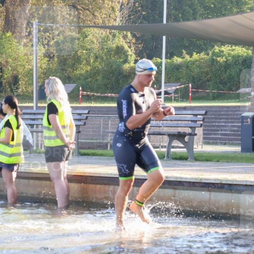 08.09.2024 - Stadtparktriathlon Luisa Fischer http://msf.ph/oto/6997146 08.09.2024 08:59:18 Schwimmen 94, 97, 109, 113, 117, 119, 128 meine-sportfotos.de