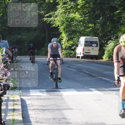 08.09.2024 - Stadtparktriathlon Zöllner http://msf.ph/oto/6997158 08.09.2024 10:48:06 Radfahren 302, 399, 408, 423, 432, 439 meine-sportfotos.de