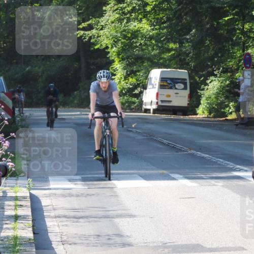 08.09.2024 - Stadtparktriathlon Zöllner http://msf.ph/oto/6997159 08.09.2024 10:48:07 Radfahren 302, 399, 408, 423, 432, 439 meine-sportfotos.de