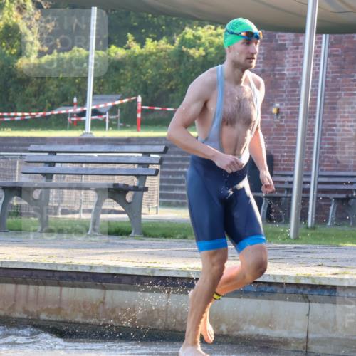 08.09.2024 - Stadtparktriathlon Luisa Fischer http://msf.ph/oto/6997202 08.09.2024 08:59:25 Schwimmen 107, 109, 113, 117, 119, 128 meine-sportfotos.de