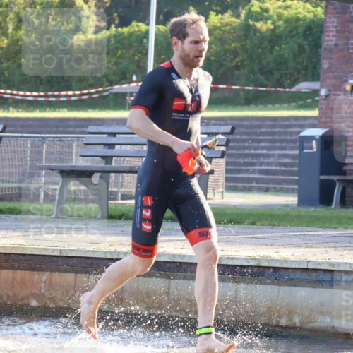 08.09.2024 - Stadtparktriathlon Luisa Fischer http://msf.ph/oto/6997242 08.09.2024 08:59:33 Schwimmen 107, 116 meine-sportfotos.de