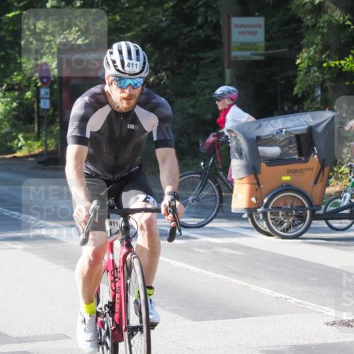 08.09.2024 - Stadtparktriathlon Zöllner http://msf.ph/oto/6997292 08.09.2024 10:48:59 Radfahren 373, 411 meine-sportfotos.de