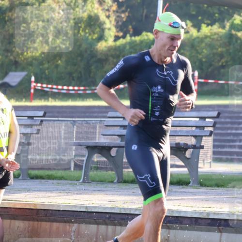 08.09.2024 - Stadtparktriathlon Luisa Fischer http://msf.ph/oto/6997294 08.09.2024 08:59:41 Schwimmen 116, 124 meine-sportfotos.de