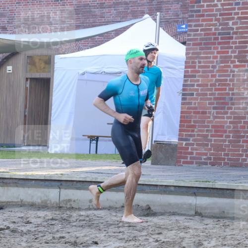 08.09.2024 - Stadtparktriathlon Luisa Fischer http://msf.ph/oto/6997366 08.09.2024 08:59:49 Schwimmen 124 meine-sportfotos.de