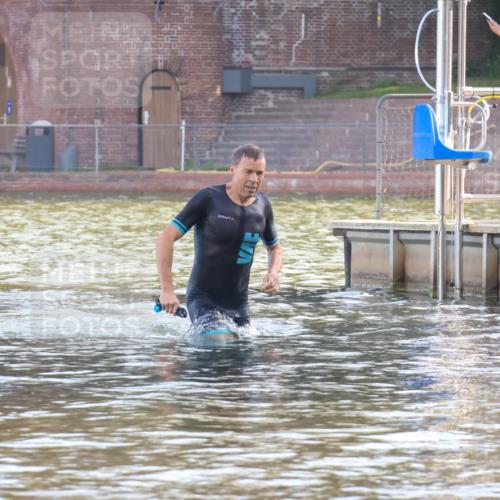 08.09.2024 - Stadtparktriathlon Luisa Fischer http://msf.ph/oto/6997387 08.09.2024 08:59:57 Schwimmen 121 meine-sportfotos.de