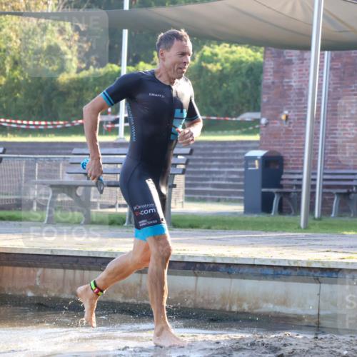 08.09.2024 - Stadtparktriathlon Luisa Fischer http://msf.ph/oto/6997394 08.09.2024 09:00:06 Schwimmen 121 meine-sportfotos.de