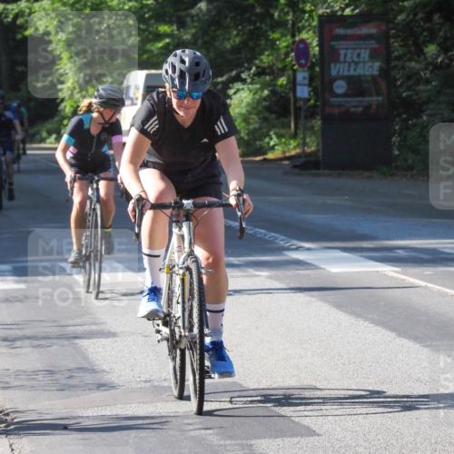 08.09.2024 - Stadtparktriathlon Zöllner http://msf.ph/oto/6997398 08.09.2024 10:49:50 Radfahren 304, 311, 317, 321, 322, 335, 369, 460 meine-sportfotos.de