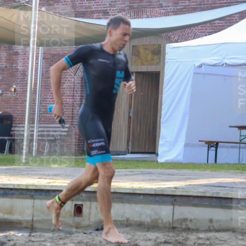 08.09.2024 - Stadtparktriathlon Luisa Fischer http://msf.ph/oto/6997401 08.09.2024 09:00:06 Schwimmen 121 meine-sportfotos.de