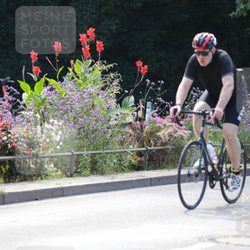 08.09.2024 - Stadtparktriathlon Zöllner http://msf.ph/oto/6997408 08.09.2024 12:22:53 Radfahren 781, 839 meine-sportfotos.de