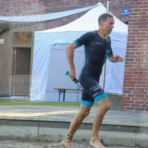 08.09.2024 - Stadtparktriathlon Luisa Fischer http://msf.ph/oto/6997410 08.09.2024 09:00:07 Schwimmen 121 meine-sportfotos.de