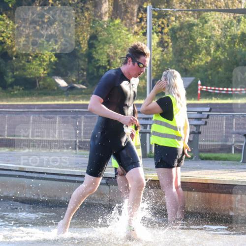 08.09.2024 - Stadtparktriathlon Luisa Fischer http://msf.ph/oto/6997455 08.09.2024 09:00:21 Schwimmen 111 meine-sportfotos.de