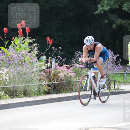 08.09.2024 - Stadtparktriathlon Zöllner http://msf.ph/oto/6997467 08.09.2024 12:23:35 Radfahren 760, 774, 789, 826, 842, 889, 915 meine-sportfotos.de