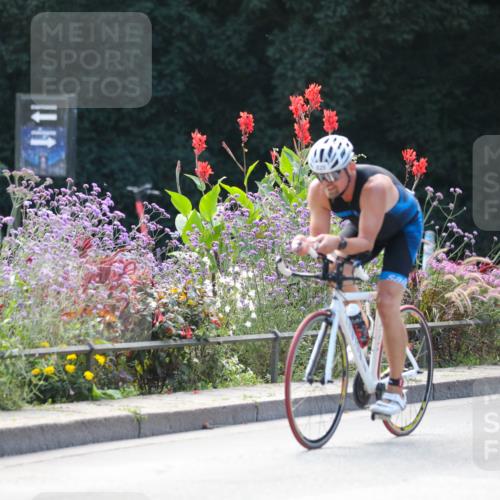 08.09.2024 - Stadtparktriathlon Zöllner http://msf.ph/oto/6997473 08.09.2024 12:23:35 Radfahren 760, 774, 789, 826, 842, 889, 915 meine-sportfotos.de