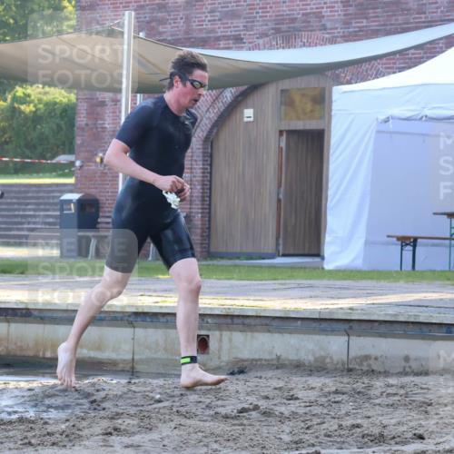 08.09.2024 - Stadtparktriathlon Luisa Fischer http://msf.ph/oto/6997474 08.09.2024 09:00:22 Schwimmen 111 meine-sportfotos.de