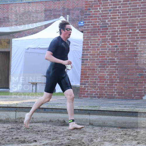 08.09.2024 - Stadtparktriathlon Luisa Fischer http://msf.ph/oto/6997483 08.09.2024 09:00:23 Schwimmen 111 meine-sportfotos.de