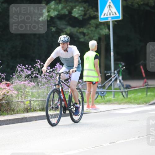 08.09.2024 - Stadtparktriathlon Zöllner http://msf.ph/oto/6997488 08.09.2024 12:23:37 Radfahren 760, 789, 826, 842, 849, 889, 915 meine-sportfotos.de