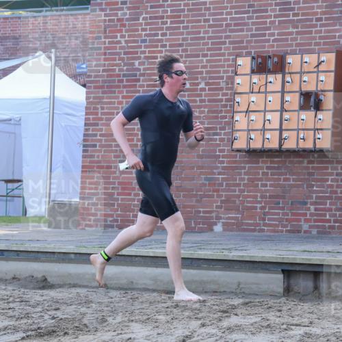 08.09.2024 - Stadtparktriathlon Luisa Fischer http://msf.ph/oto/6997489 08.09.2024 09:00:24 Schwimmen 111 meine-sportfotos.de