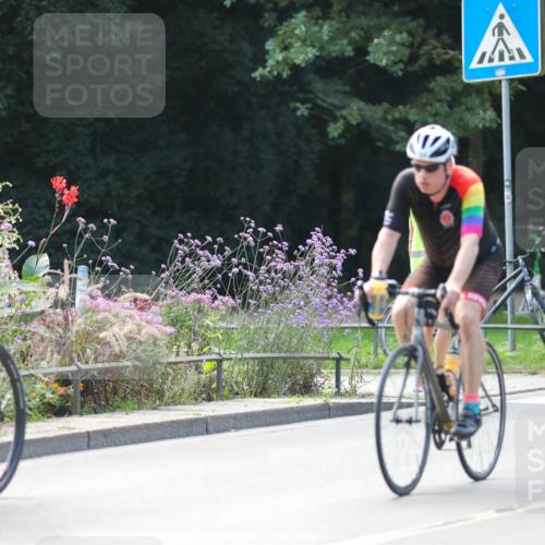 08.09.2024 - Stadtparktriathlon Zöllner http://msf.ph/oto/6997495 08.09.2024 12:23:38 Radfahren 760, 789, 826, 842, 849, 889, 915 meine-sportfotos.de