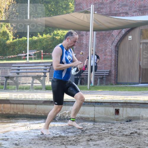 08.09.2024 - Stadtparktriathlon Luisa Fischer http://msf.ph/oto/6997500 08.09.2024 09:02:37 Schwimmen 101, 103 meine-sportfotos.de