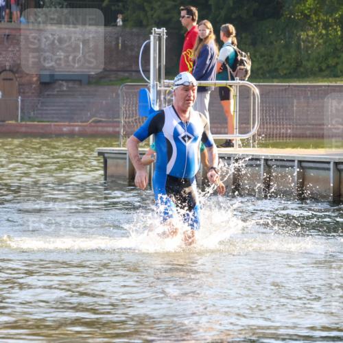 08.09.2024 - Stadtparktriathlon Luisa Fischer http://msf.ph/oto/6997520 08.09.2024 09:02:41 Schwimmen 100, 101, 103 meine-sportfotos.de