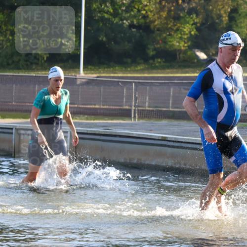 08.09.2024 - Stadtparktriathlon Luisa Fischer http://msf.ph/oto/6997538 08.09.2024 09:02:44 Schwimmen 100, 101 meine-sportfotos.de
