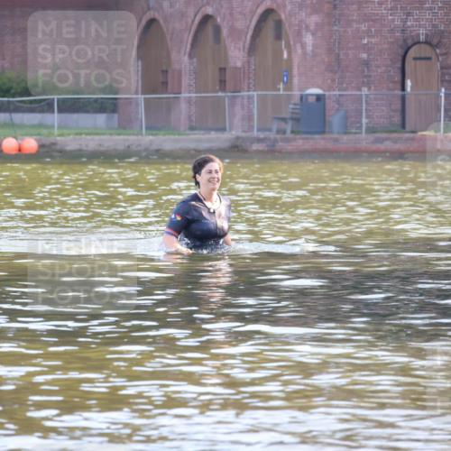 08.09.2024 - Stadtparktriathlon Luisa Fischer http://msf.ph/oto/6997573 08.09.2024 09:03:22 Schwimmen  meine-sportfotos.de