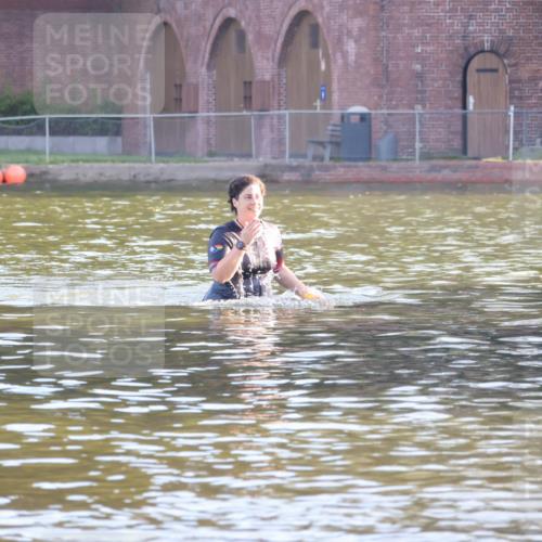 08.09.2024 - Stadtparktriathlon Luisa Fischer http://msf.ph/oto/6997577 08.09.2024 09:03:23 Schwimmen  meine-sportfotos.de