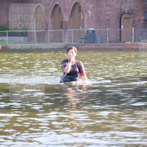 08.09.2024 - Stadtparktriathlon Luisa Fischer http://msf.ph/oto/6997586 08.09.2024 09:03:23 Schwimmen  meine-sportfotos.de