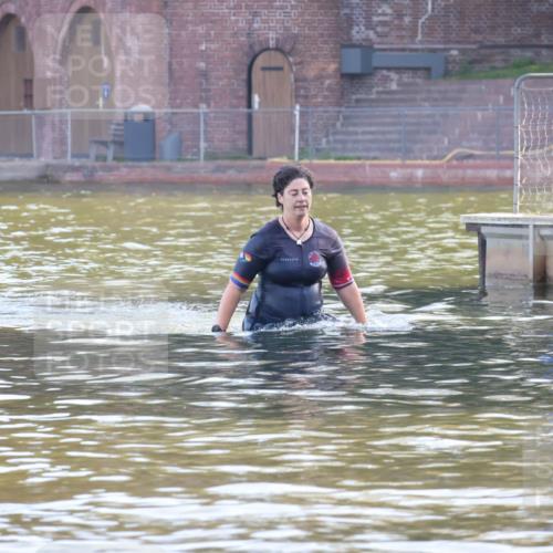 08.09.2024 - Stadtparktriathlon Luisa Fischer http://msf.ph/oto/6997604 08.09.2024 09:03:27 Schwimmen  meine-sportfotos.de