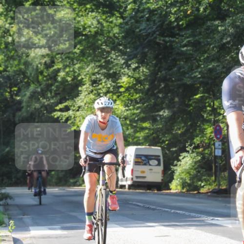 08.09.2024 - Stadtparktriathlon Zöllner http://msf.ph/oto/6997607 08.09.2024 10:51:21 Radfahren 355, 362, 438 meine-sportfotos.de