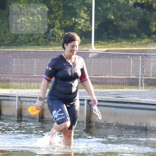 08.09.2024 - Stadtparktriathlon Luisa Fischer http://msf.ph/oto/6997608 08.09.2024 09:03:36 Schwimmen  meine-sportfotos.de