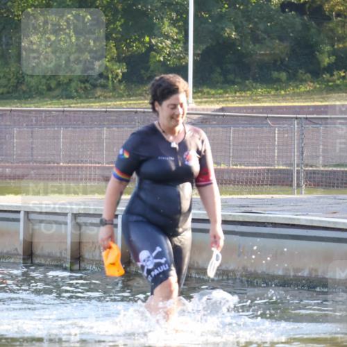 08.09.2024 - Stadtparktriathlon Luisa Fischer http://msf.ph/oto/6997612 08.09.2024 09:03:36 Schwimmen  meine-sportfotos.de