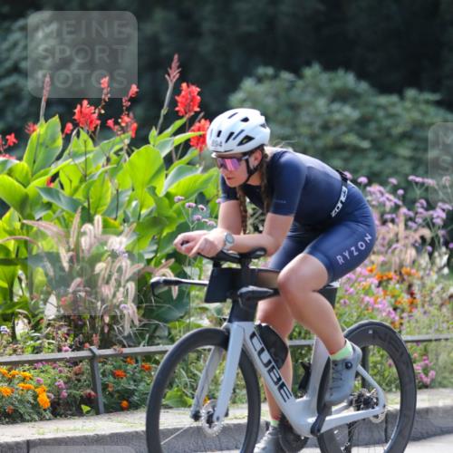 08.09.2024 - Stadtparktriathlon Zöllner http://msf.ph/oto/6997651 08.09.2024 12:24:02 Radfahren 750, 793, 894 meine-sportfotos.de
