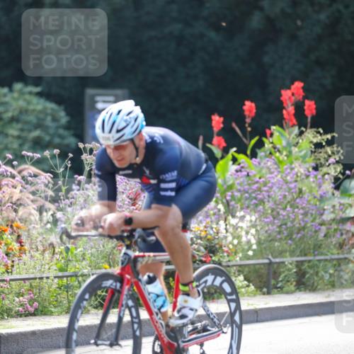 08.09.2024 - Stadtparktriathlon Zöllner http://msf.ph/oto/6997687 08.09.2024 12:24:32 Radfahren 737, 806, 828, 878 meine-sportfotos.de