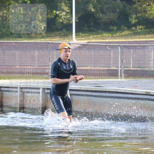 08.09.2024 - Stadtparktriathlon Luisa Fischer http://msf.ph/oto/6997696 08.09.2024 09:05:00 Schwimmen 131 meine-sportfotos.de