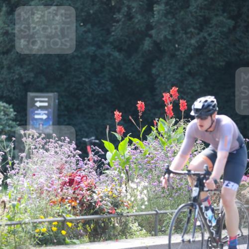08.09.2024 - Stadtparktriathlon Zöllner http://msf.ph/oto/6997710 08.09.2024 12:24:44 Radfahren 802, 828, 878, 896 meine-sportfotos.de