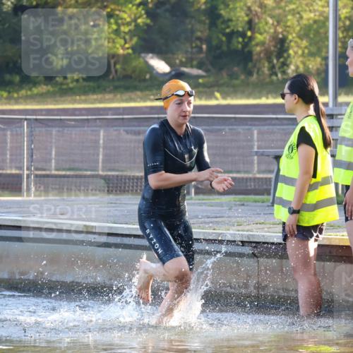 08.09.2024 - Stadtparktriathlon Luisa Fischer http://msf.ph/oto/6997712 08.09.2024 09:05:01 Schwimmen 131 meine-sportfotos.de