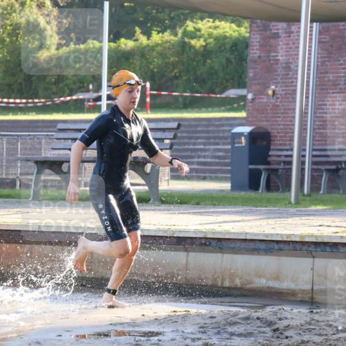 08.09.2024 - Stadtparktriathlon Luisa Fischer http://msf.ph/oto/6997728 08.09.2024 09:05:03 Schwimmen 131 meine-sportfotos.de