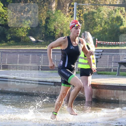 08.09.2024 - Stadtparktriathlon Luisa Fischer http://msf.ph/oto/6997770 08.09.2024 09:05:23 Schwimmen 133 meine-sportfotos.de