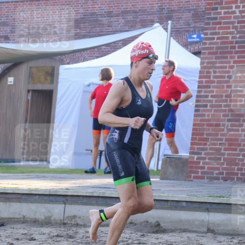 08.09.2024 - Stadtparktriathlon Luisa Fischer http://msf.ph/oto/6997790 08.09.2024 09:05:25 Schwimmen 133, 159 meine-sportfotos.de